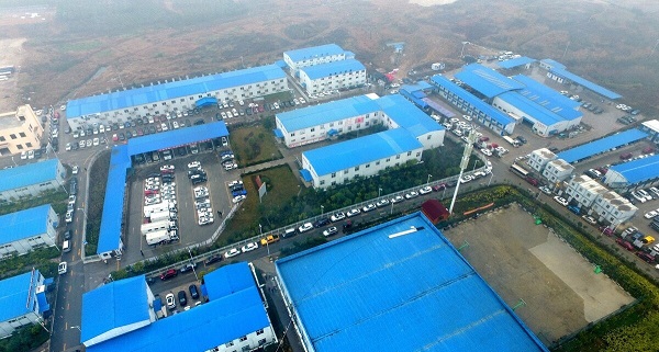  工業(yè)廠(chǎng)房為什么都選用鋼結(jié)構(gòu)彩鋼板廠(chǎng)房？