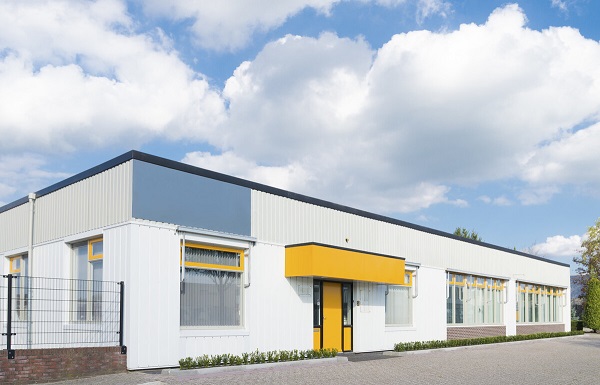  工業(yè)廠(chǎng)房為什么都選用鋼結(jié)構(gòu)彩鋼板廠(chǎng)房？