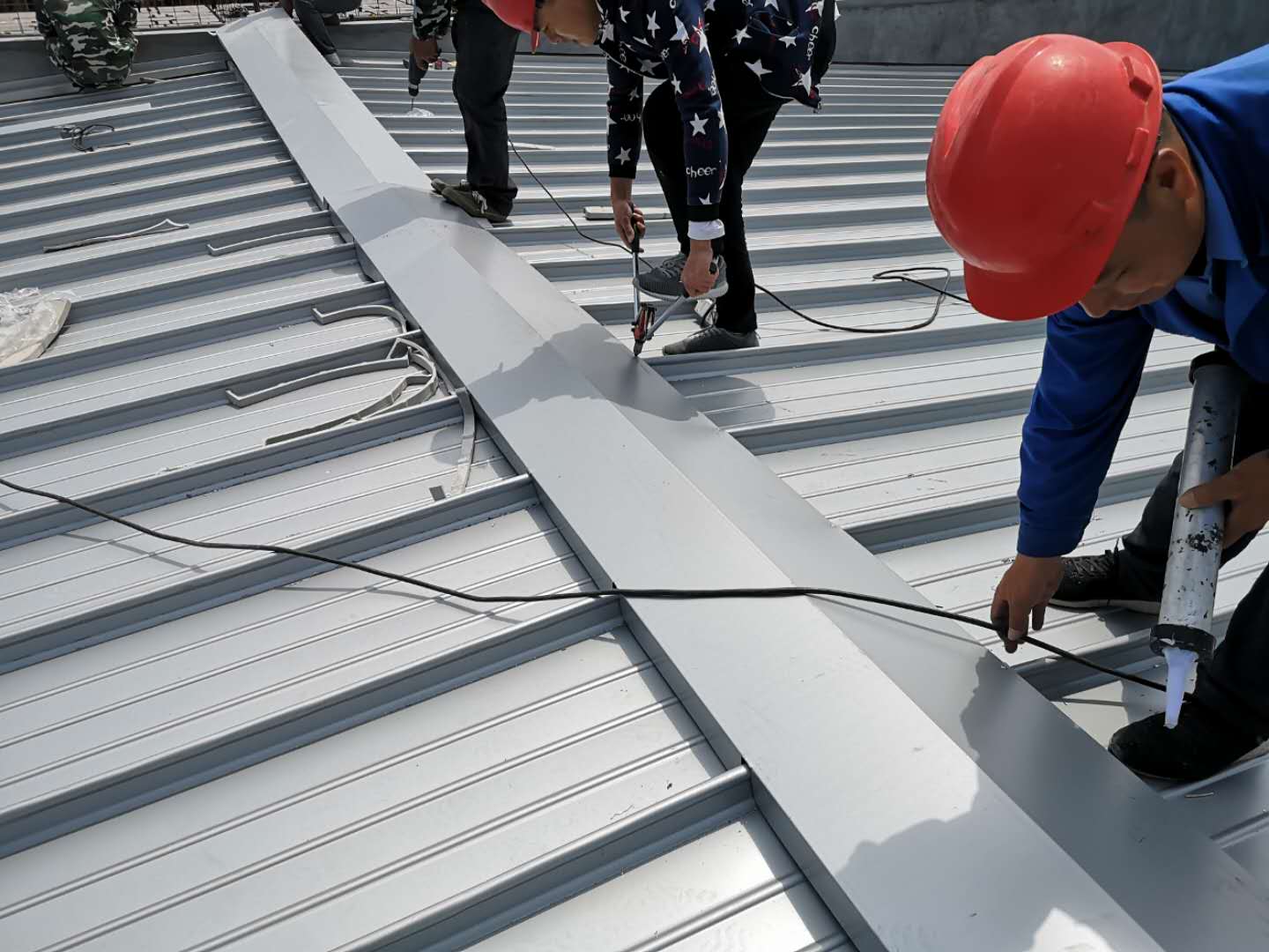 (高立邊)鋁鎂錳金屬屋面系統(tǒng)(圖4) ABUIABACGAAglYWV5gUosO_xqgIwoAs4uAg.jpg